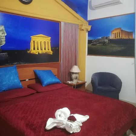Vigata House Apartment ปอร์โต เอมเปโดเกล ภายนอก รูปภาพ